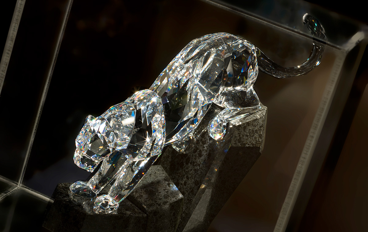 Il cristallo è un materiale versatile e mutevole e lo sono anche le più di 40 “Eclectic Panthers”